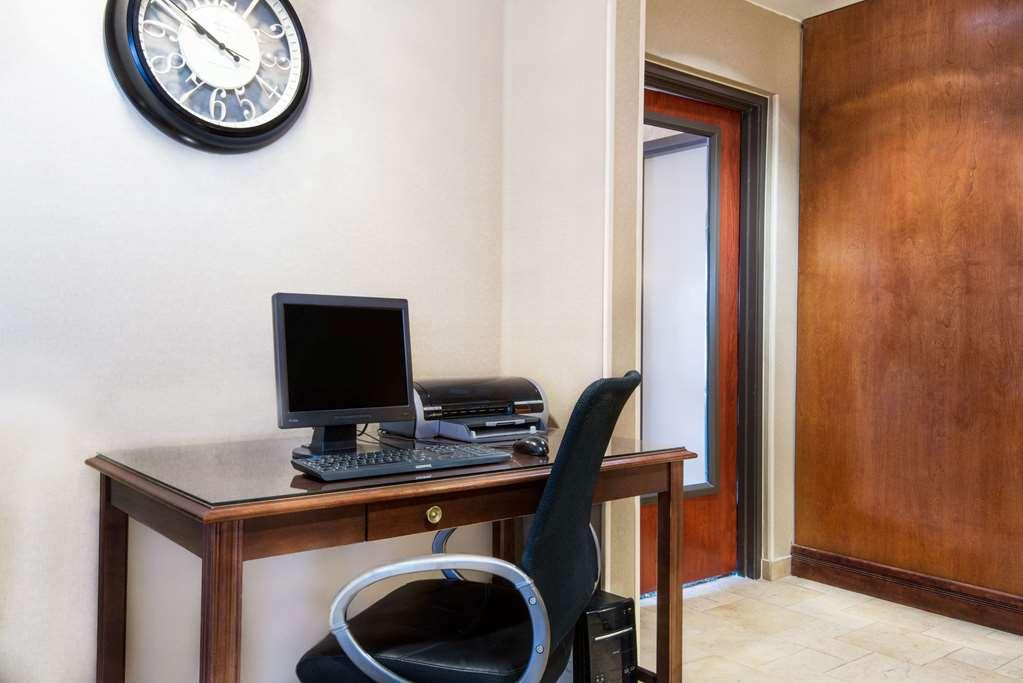Travelodge By Wyndham Πουέμπλο Ανέσεις φωτογραφία