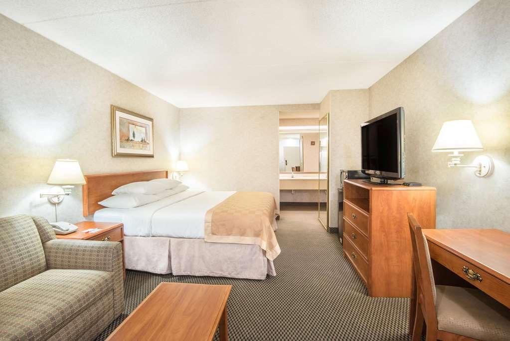 Travelodge By Wyndham Πουέμπλο Δωμάτιο φωτογραφία